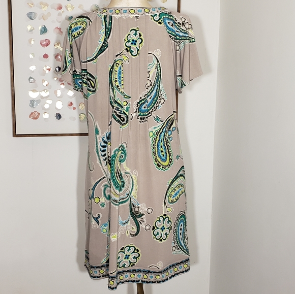 Alfani taupe and green paisley dress size PM - Picture 5 of 7